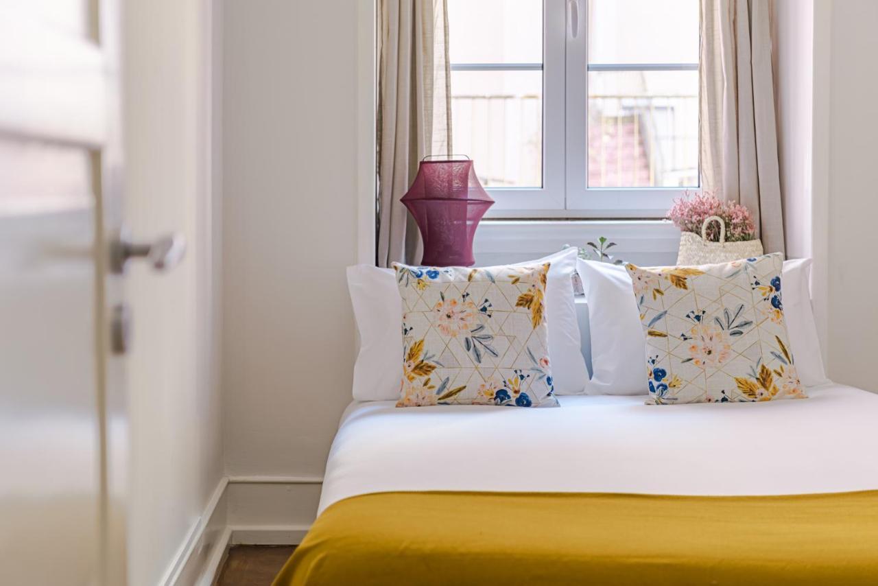 The Local Guest House Lisbon Bagian luar foto