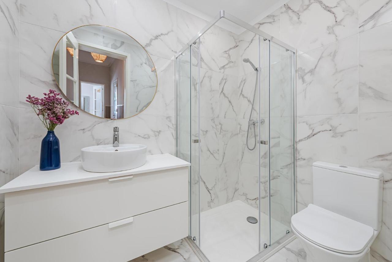 The Local Guest House Lisbon Bagian luar foto