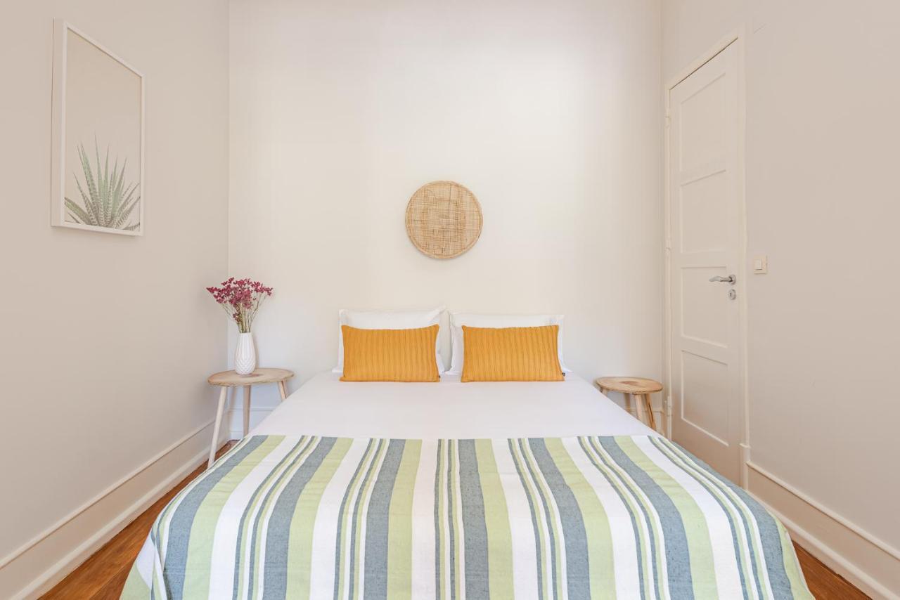 The Local Guest House Lisbon Bagian luar foto
