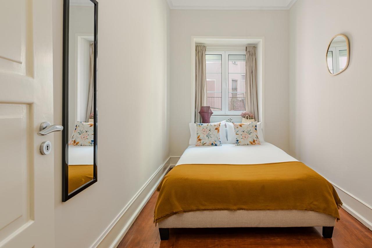 The Local Guest House Lisbon Bagian luar foto